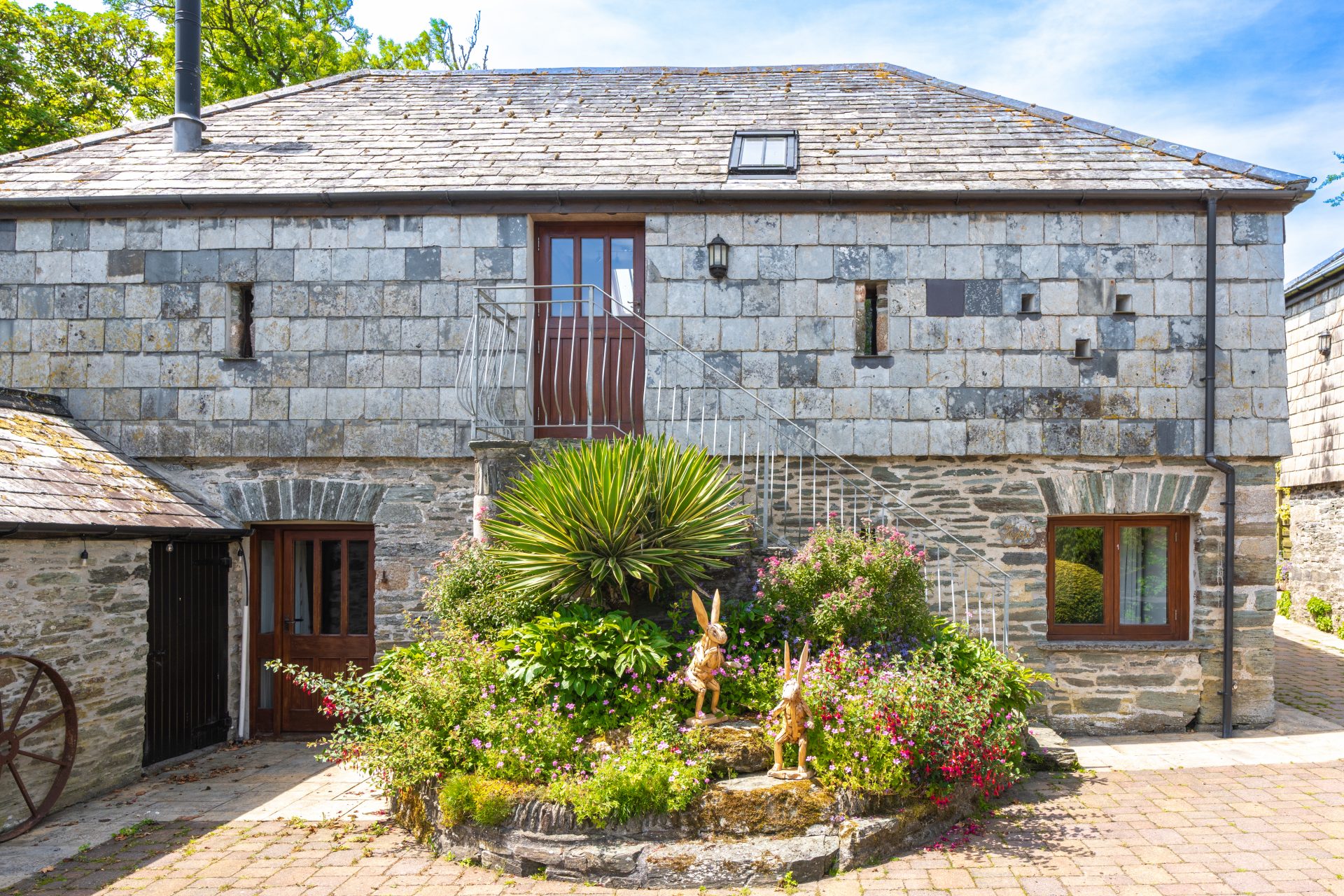 Hayloft Cottage | 1 Bedroom | Sleeps 2/4 | From £100 per night  | Pets